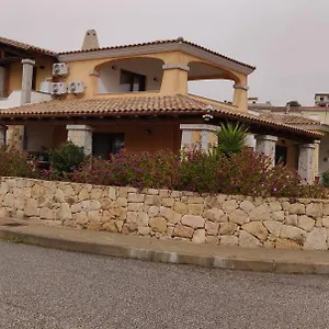 Casa vacanze Con Terrazza, Posada (Sardinia)